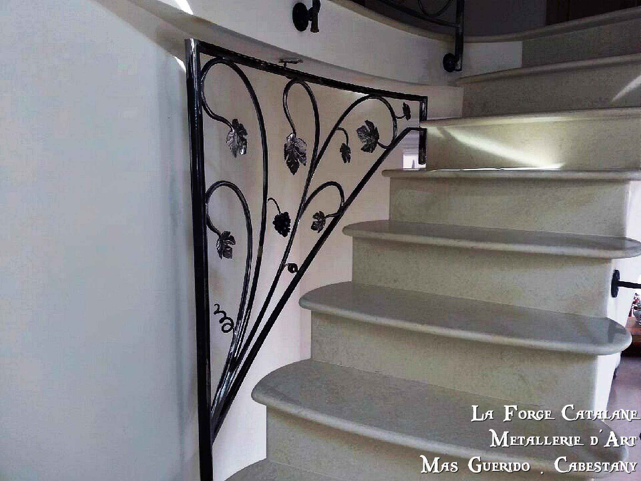 rampant debillarde vegetal vigne travail chaud forge catalane 4.jpg